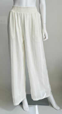 Lacey - The Tess Pant In Pearl Jam.