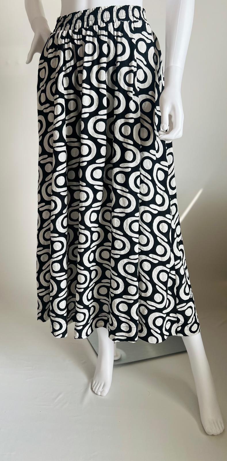Maddie - Patterned Midi Skirt - Black/White
