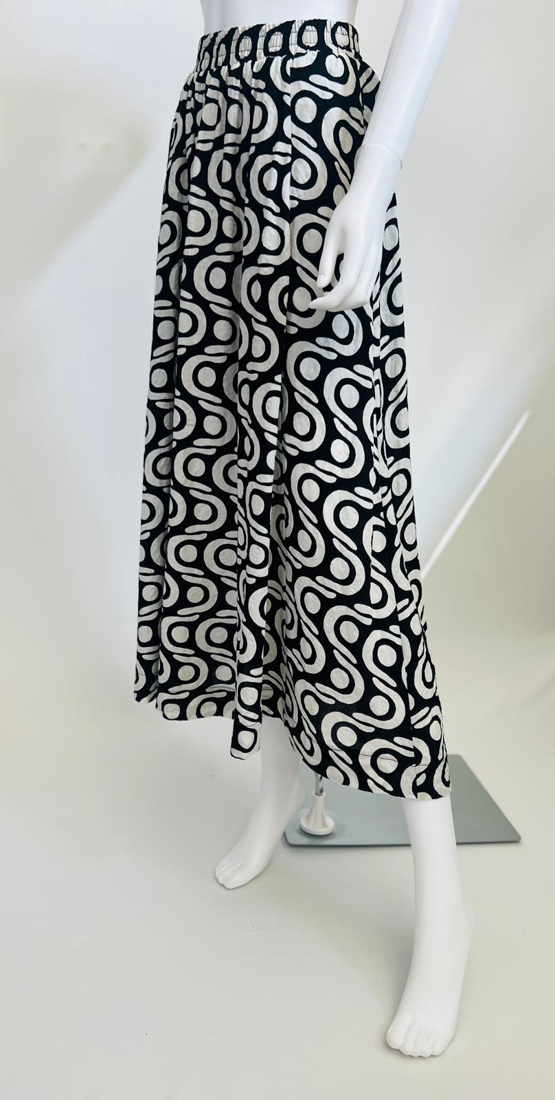Maddie - Patterned Midi Skirt - Black/White